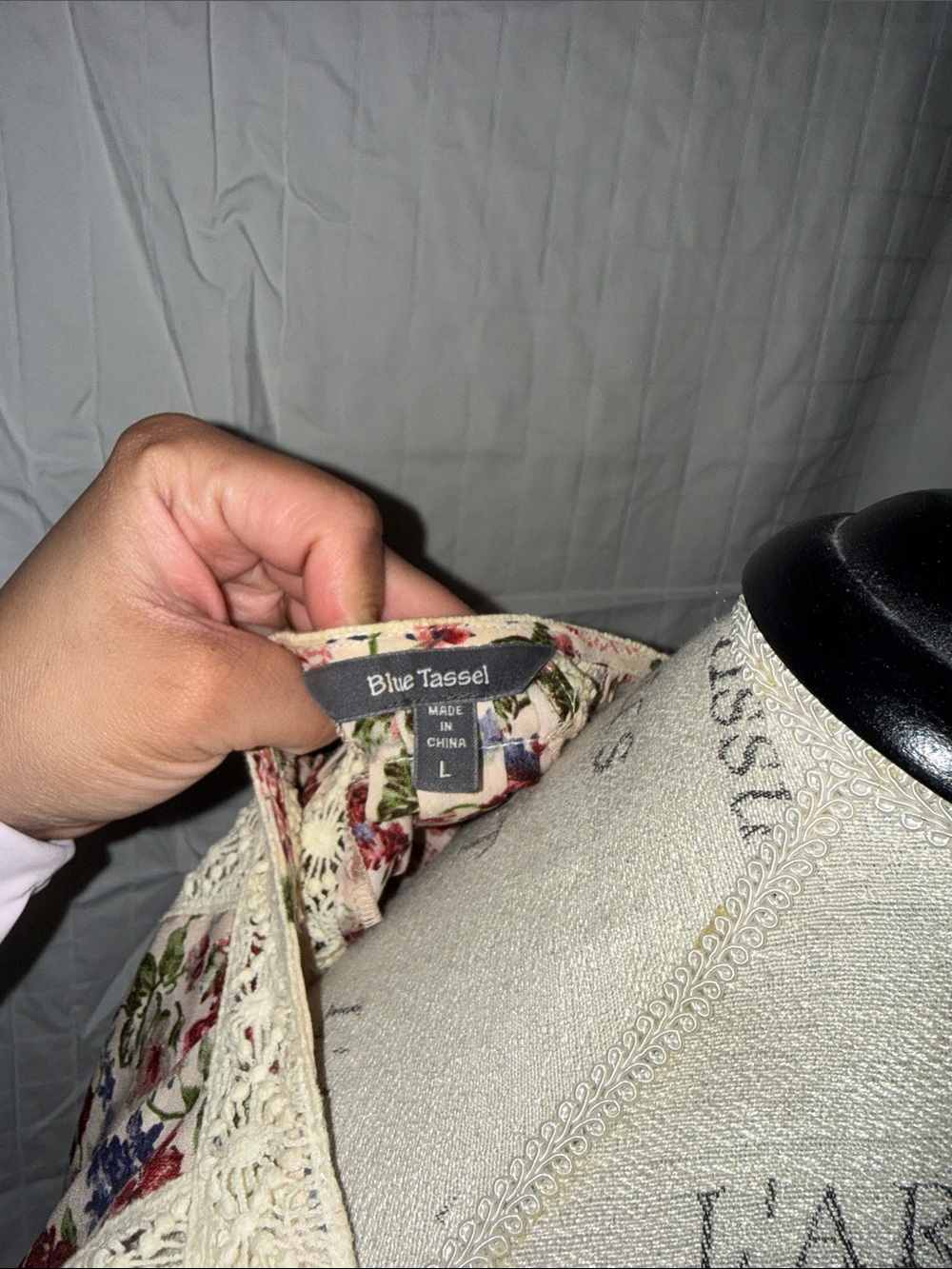 Womens blouse - Picture 3 of 4
